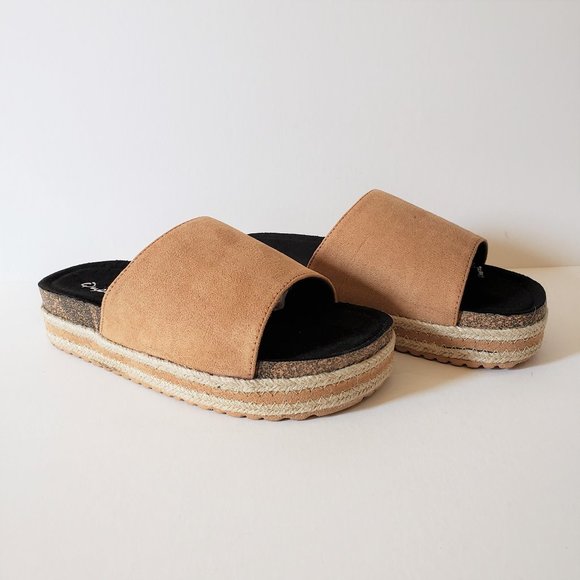 Qupid Shoes - 🏅HP🏅Butterscotch Espadrille Cork Platform Sandal